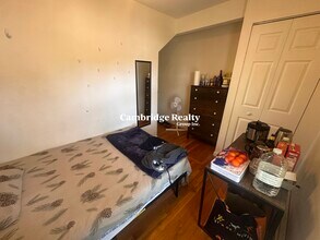 313 Elm St, Unit 2T in Cambridge, MA - Building Photo - Building Photo