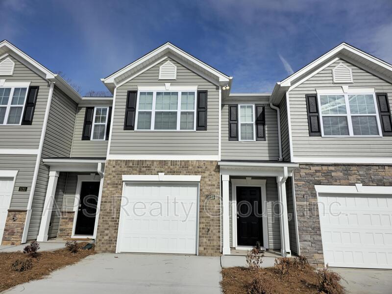 1123 Evelynnview Ln in Kernersville, NC - Building Photo