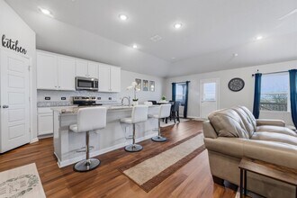 5538 Jade Vly in San Antonio, TX - Building Photo - Building Photo