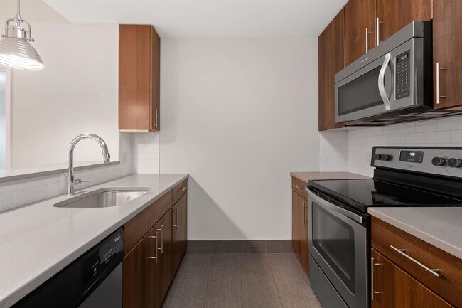 100 Marshall St in Hoboken, NJ - Building Photo - Building Photo