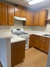 565 Peerless Way in Tracy, CA - Foto de edificio - Building Photo