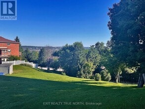 30-30 Loggers Run in Barrie, ON - Building Photo - Building Photo