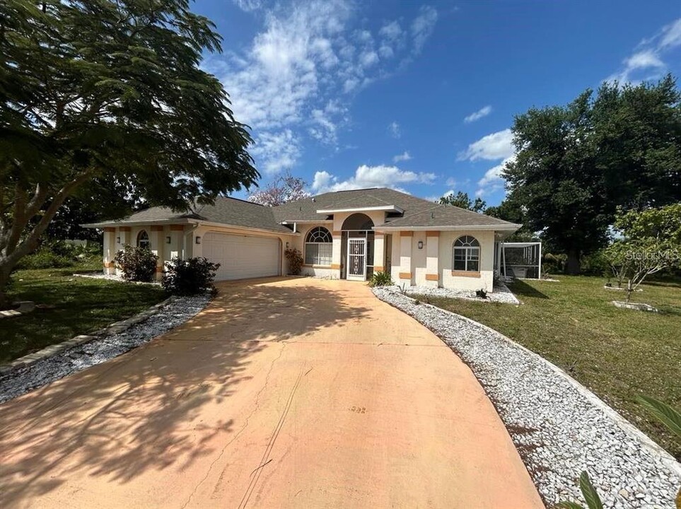 27232 Punta Cabello Ct in Punta Gorda, FL - Foto de edificio