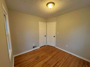 2804 Lowry Ave N in Minneapolis, MN - Building Photo - Building Photo