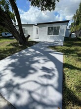 2171 Burlington St in Opa Locka, FL - Building Photo - Building Photo