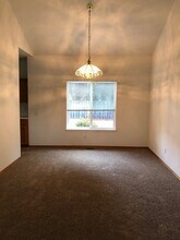 20290 SW Midline St in Aloha, OR - Building Photo - Building Photo