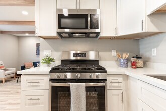 The Parc at 1300 in Berkeley, CA - Foto de edificio - Interior Photo