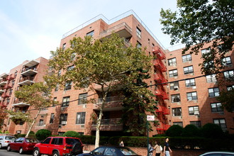 13815 Franklin Ave in Flushing, NY - Building Photo - Building Photo