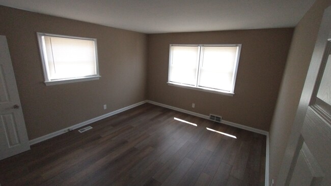 1025 Oakwood Rd in Haddonfield, NJ - Building Photo - Building Photo