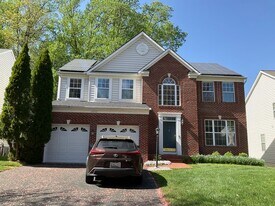 19232 Wheatfield Dr in Germantown, MD - Building Photo