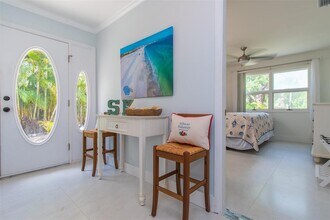 8302 Midnight Pass Rd in Sarasota, FL - Building Photo - Building Photo