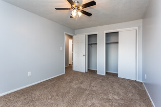 Twin Fountain Apartments in Denver, CO - Foto de edificio - Interior Photo