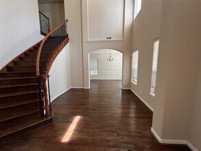 1803 E Branch Hollow Dr in Carrollton, TX - Building Photo - Building Photo