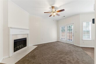 2522 Laurel Cir NW in Atlanta, GA - Building Photo - Building Photo