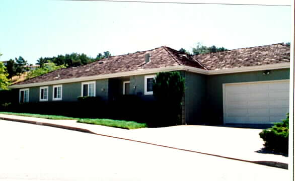 3301 Glendora Dr in San Mateo, CA - Building Photo