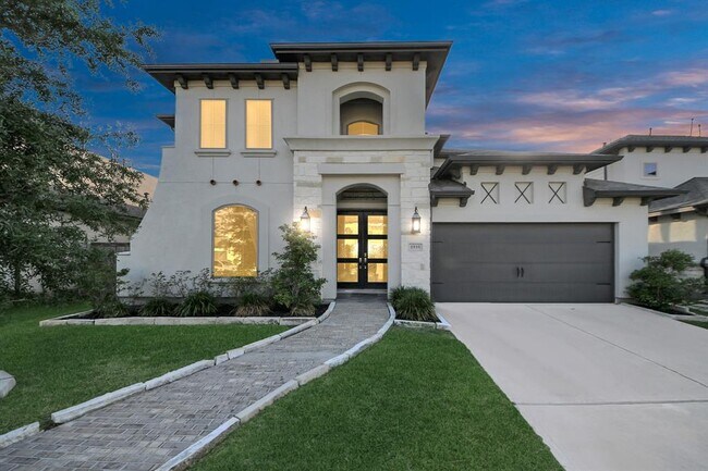property at 1935 Creekwood Cv