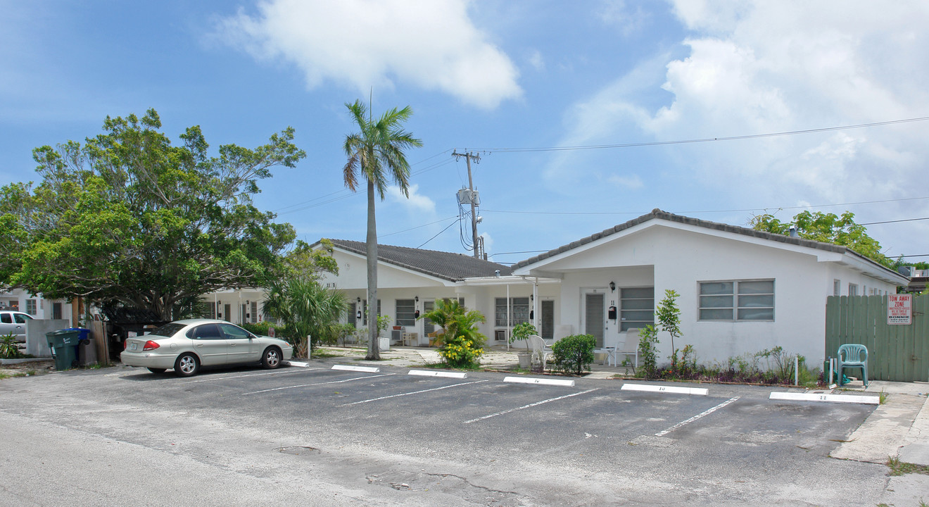 Deerfield Villas in Deerfield Beach, FL - Foto de edificio