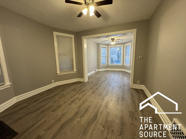 3325 N Whipple St, Unit 1