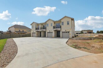 302 Tesla Cir in Round Rock, TX - Building Photo - Building Photo