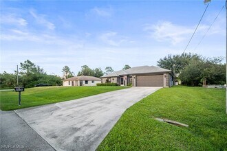 2006 Polar Ave in Alva, FL - Building Photo - Building Photo