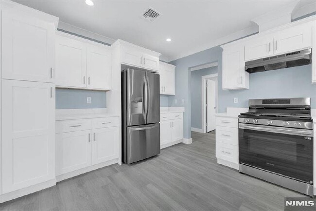 229 Columbia Ave in Cliffside Park, NJ - Building Photo - Building Photo