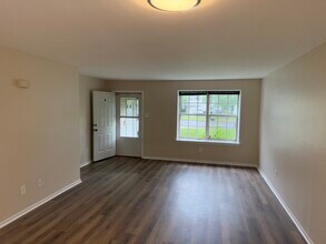 565A Thrush Ct in Yardley, PA - Building Photo - Building Photo