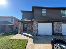 711 E College St in Princeton, TX - Building Photo