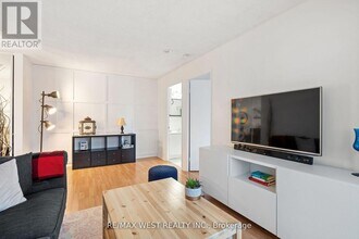 155 Hillcrest Ave in Mississauga, ON - Building Photo - Building Photo