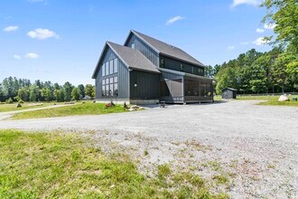 896 Melendy Hill Rd in Londonderry, VT - Building Photo - Building Photo