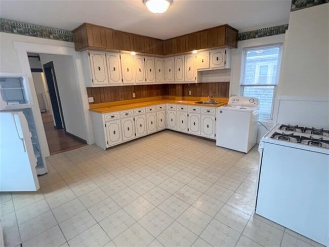 543 Broadway, Unit 2