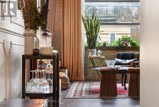 365 Dundas St E in Toronto, ON - Building Photo - Building Photo