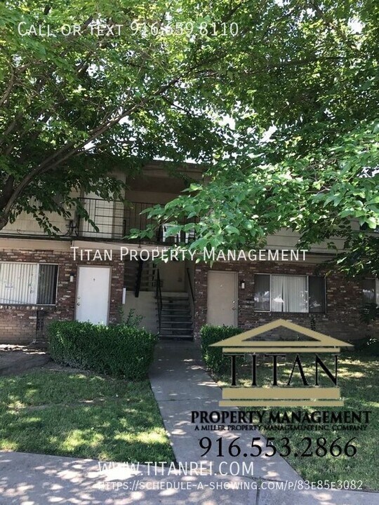 4400 Greenholme Dr in Sacramento, CA - Building Photo