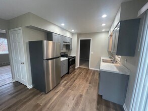 3510 S 87th Ave in Omaha, NE - Foto de edificio - Building Photo