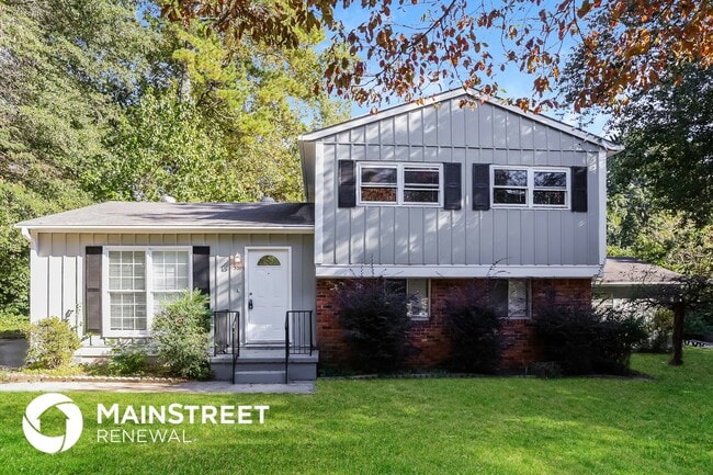 property at 3299 Creatwood Trail SE