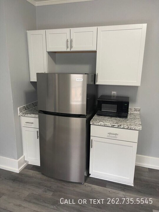 2007 Washington Ave in Racine, WI - Building Photo