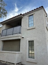 4805 Nara Vista Way in Las Vegas, NV - Building Photo - Building Photo