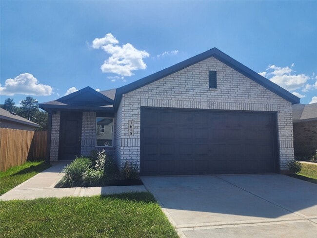 1615 Winwood Dr in Conroe, TX - Building Photo - Building Photo