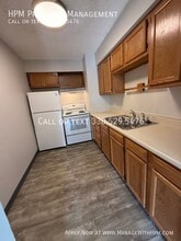 1017 Howe Ave in Cuyahoga Falls, OH - Building Photo - Building Photo