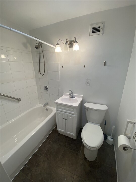 38 Juniper St, Unit 114 in Brookline, MA - Building Photo