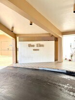 1000 St Charles Pl in Pembroke Pines, FL - Building Photo