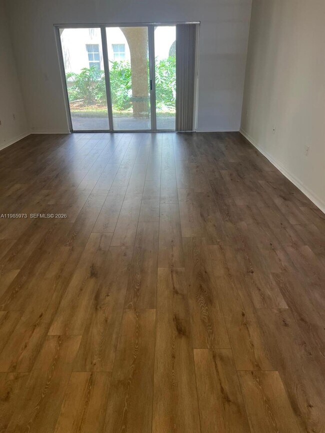 2486 Centergate Dr in Miramar, FL - Building Photo - Building Photo