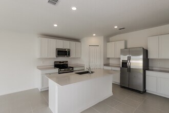 2474 McKinley Dr in Lake Wales, FL - Building Photo - Building Photo