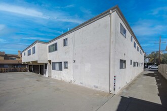 2608 Carnegie in Redondo Beach, CA - Building Photo - Building Photo