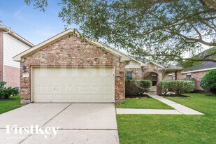 2726 Lakecrest Way Dr in Katy, TX - Building Photo