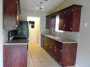 305 NE 46th St in Lawton, OK - Building Photo - Building Photo