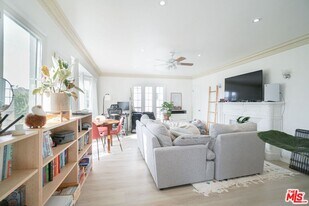 5139 Marathon St in Los Angeles, CA - Building Photo