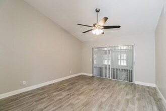 10324 Ashley Oaks Dr in Riverview, FL - Building Photo - Building Photo