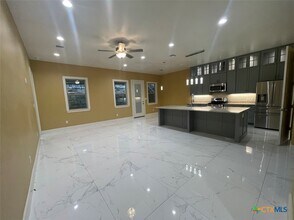 615 Hummingbird Hill in Canyon Lake, TX - Building Photo - Building Photo