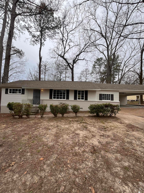 property at 377 E Leavell Woods Dr