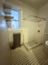 147 W Buttonwood St, Unit Unit 1FL in Reading, PA - Foto de edificio - Building Photo